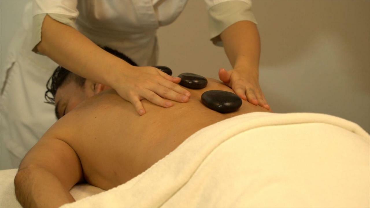 호텔 미구엘 엔젤 마드리드 외부 사진 Hot stone massage